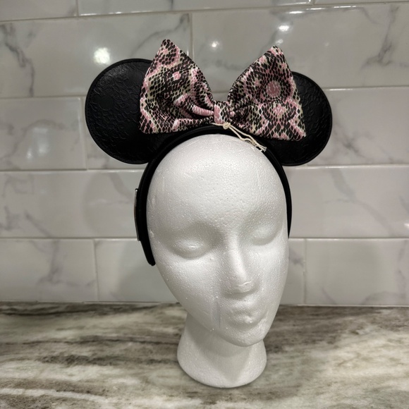 Disney Animal Kingdom Loungefly Minnie Minnie Headband Ears Pink Snakeskin NEW - Picture 1 of 13